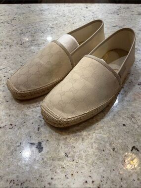 Gucci Beige Canvas Monogram Espadrilles. Men’s 7